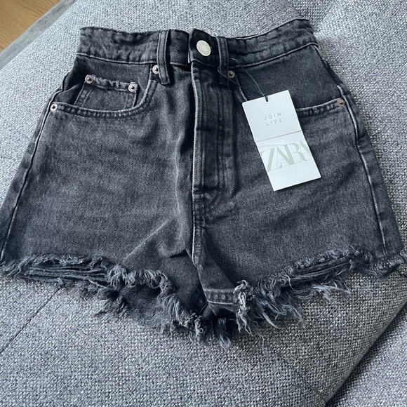Zara high waisted frayed shorts - Picture 3 of 5